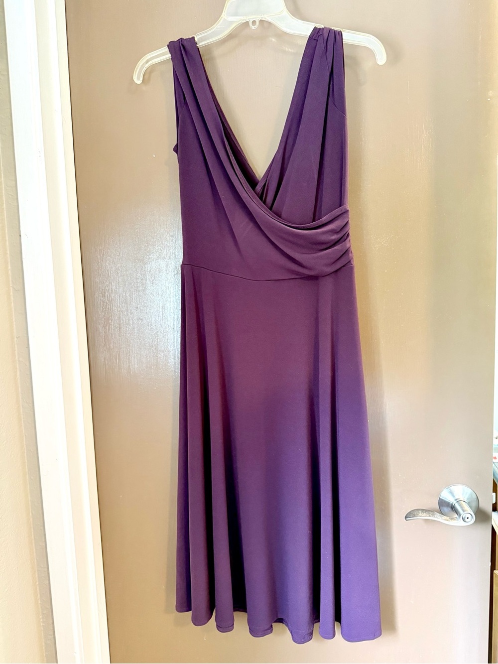 Elegant Purple V-Neck Sleeveless Midi Dress